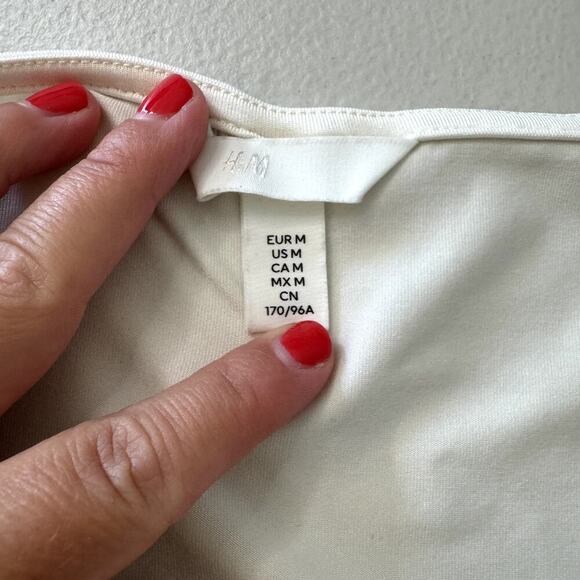 Short Sleeve Ivory White Thong Bodysuit w/ Gold Button Detail Women's Medium - Picture 3 of 4